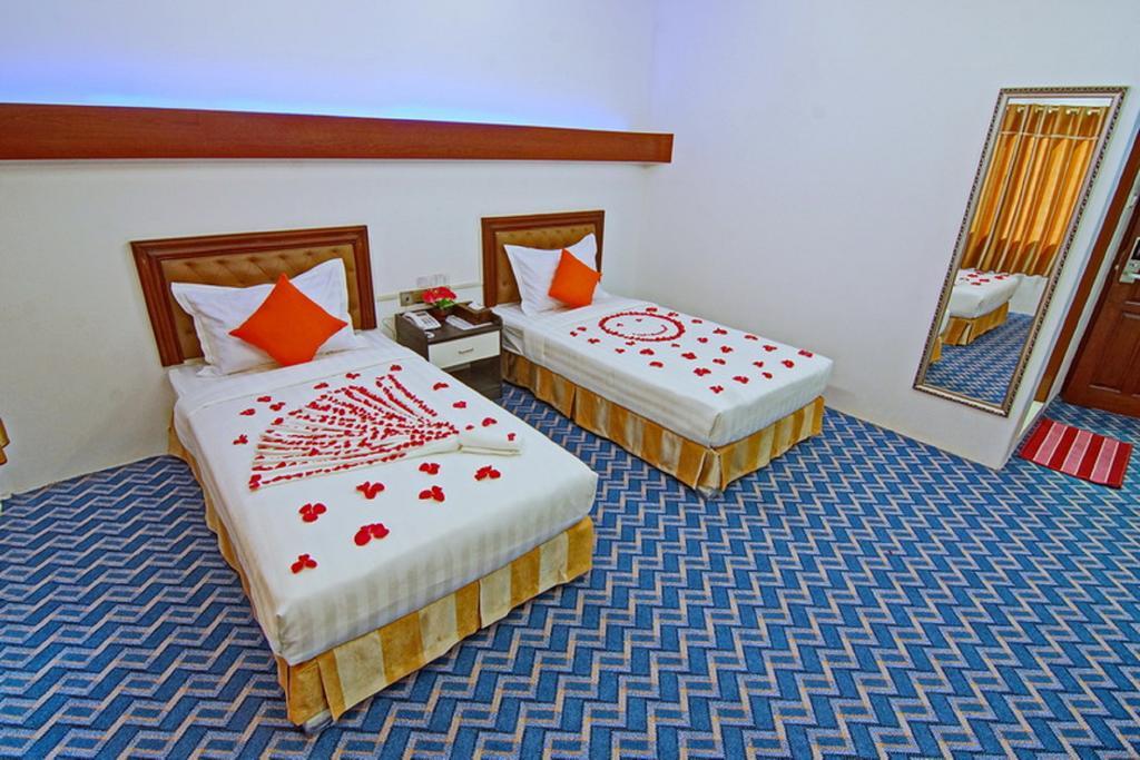 Perfect Hotel Mandalay Buitenkant foto