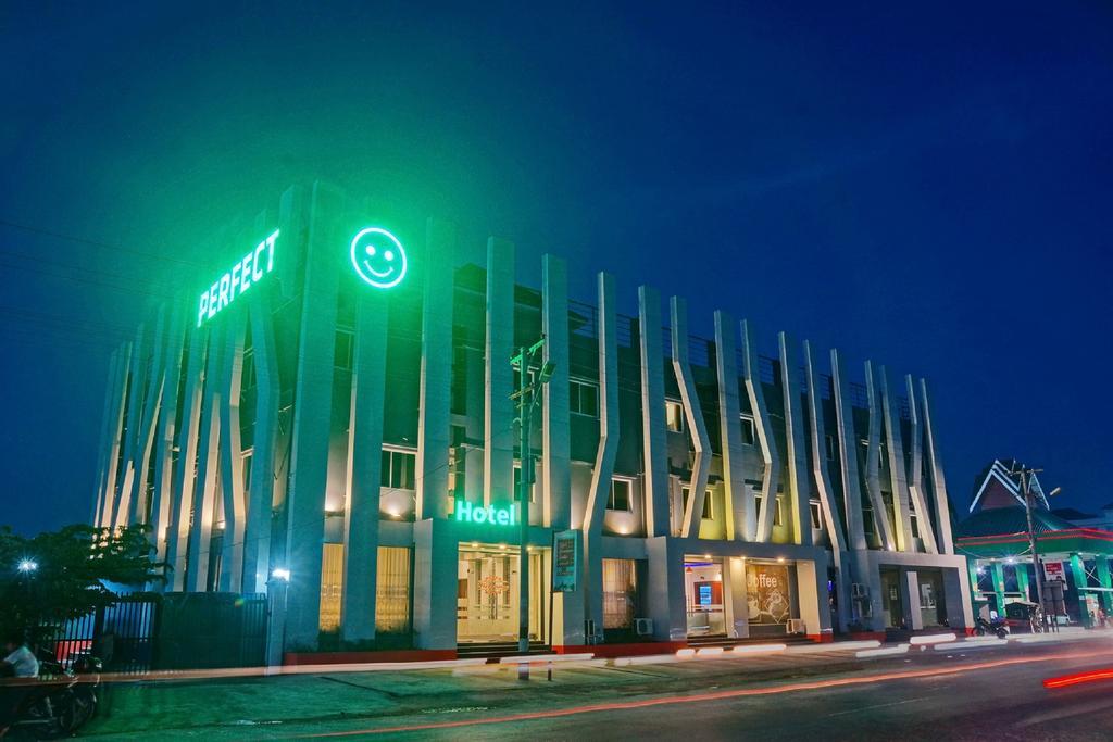 Perfect Hotel Mandalay Buitenkant foto