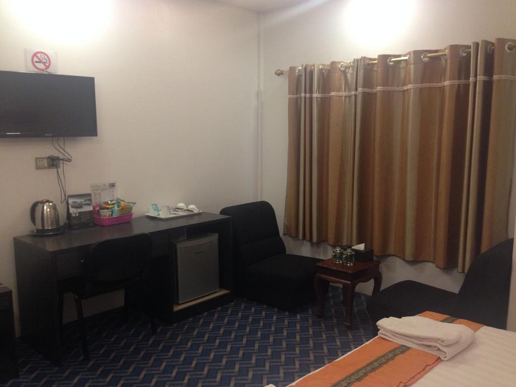 Perfect Hotel Mandalay Buitenkant foto