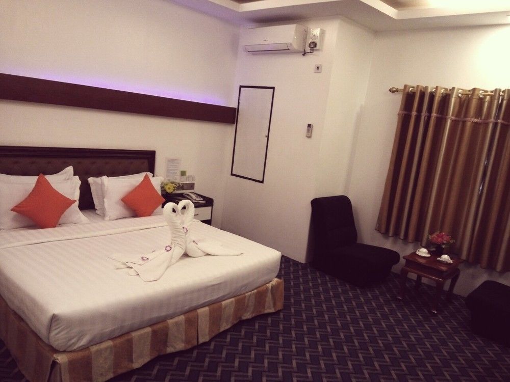 Perfect Hotel Mandalay Buitenkant foto