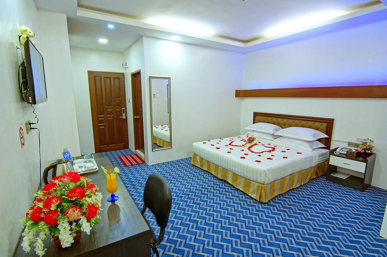 Perfect Hotel Mandalay Buitenkant foto