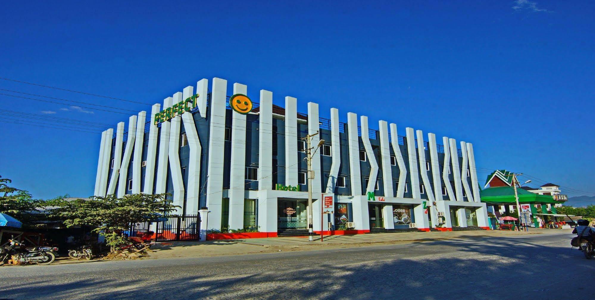 Perfect Hotel Mandalay Buitenkant foto