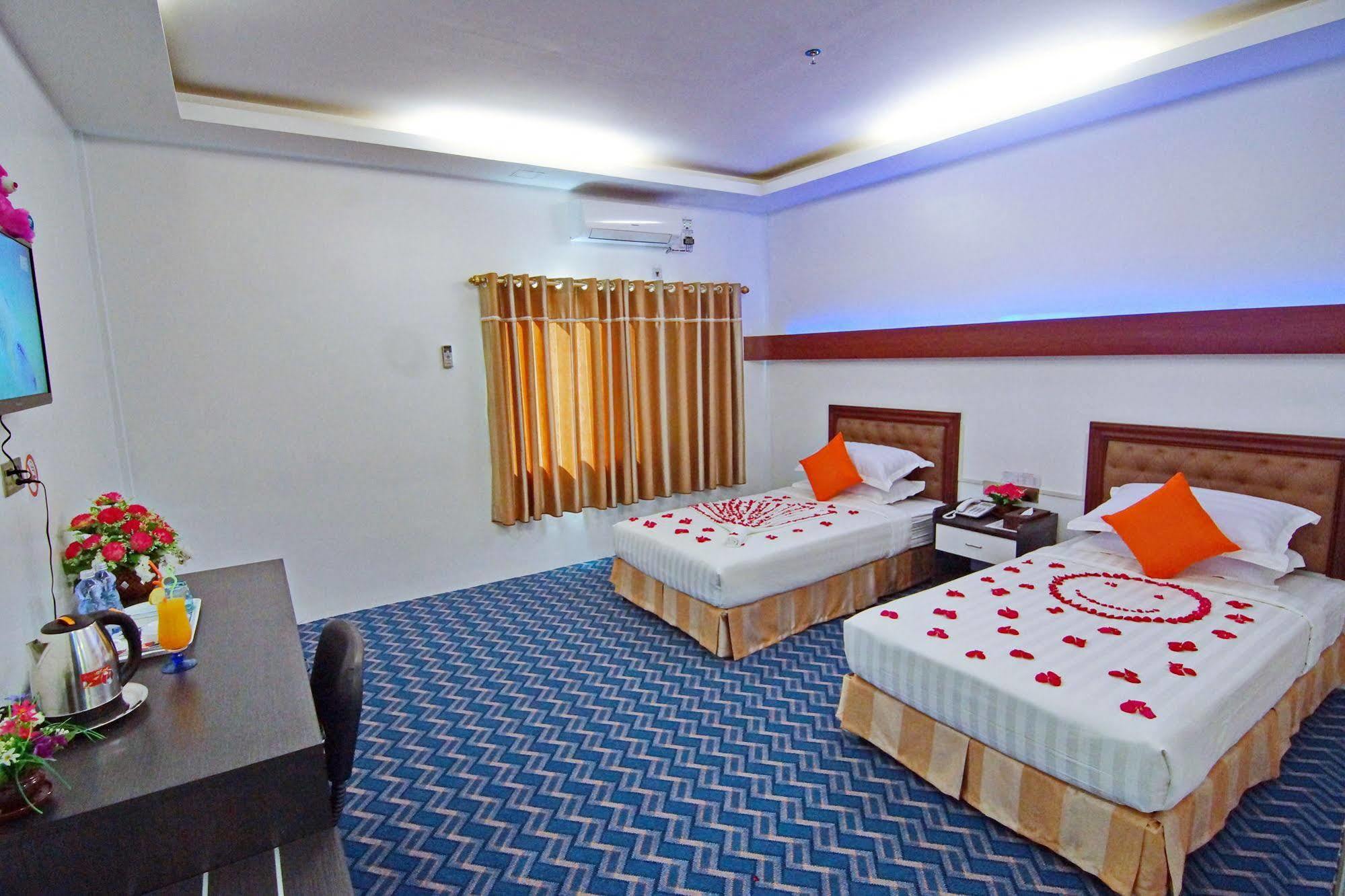 Perfect Hotel Mandalay Buitenkant foto