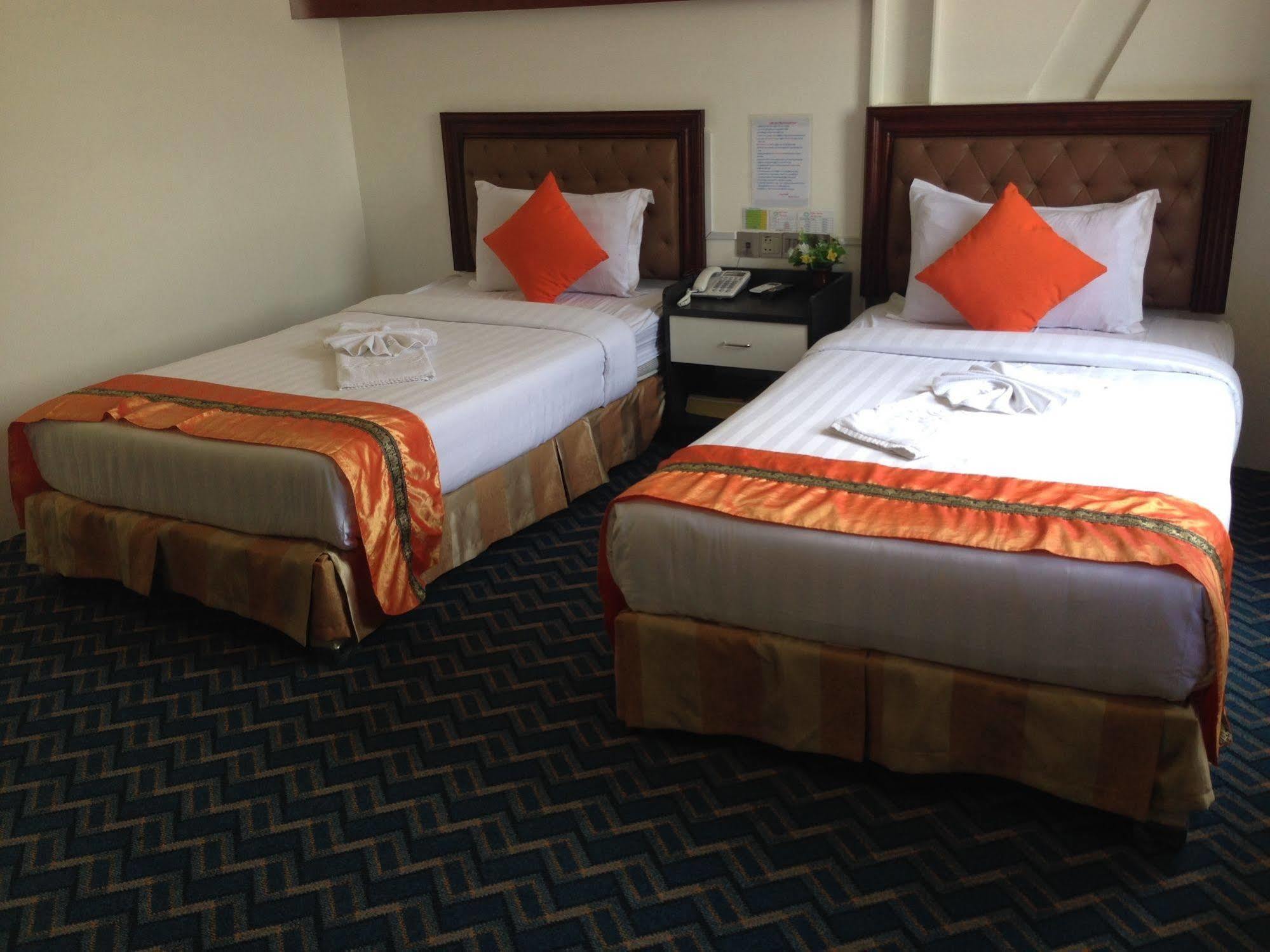 Perfect Hotel Mandalay Buitenkant foto