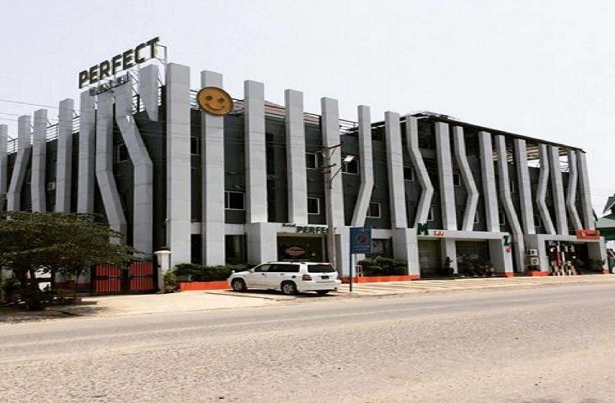 Perfect Hotel Mandalay Buitenkant foto